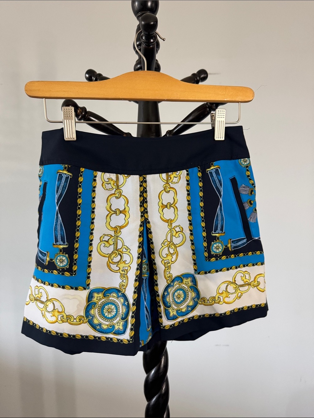 Blue & White Chain Print Women’s Shorts